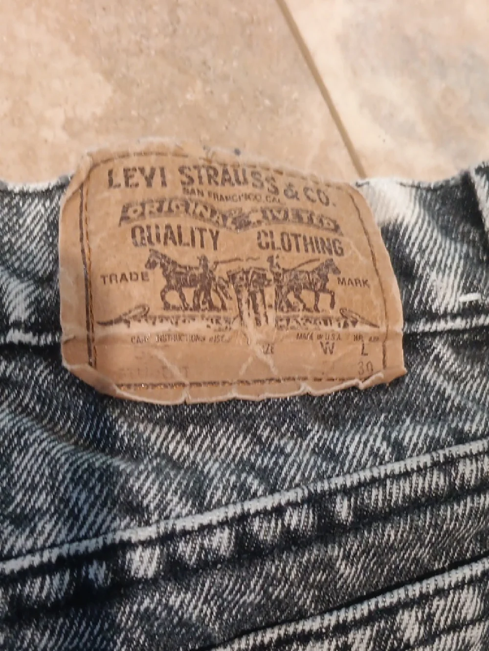 Levis Acid Wash Black - Picture 6 of 9
